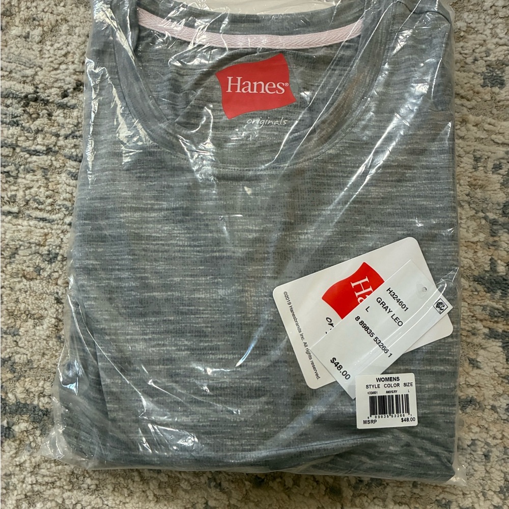 Hanes Gray Top with Leopard Print Pajama Cropped Pants PJ Set Size Large - Picture 6 of 6